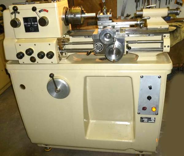 Загальний вигляд токарно-гвинторізного верстата EMU-200 EMU-200 Загальний вигляд токарно-гвинторізного верстата